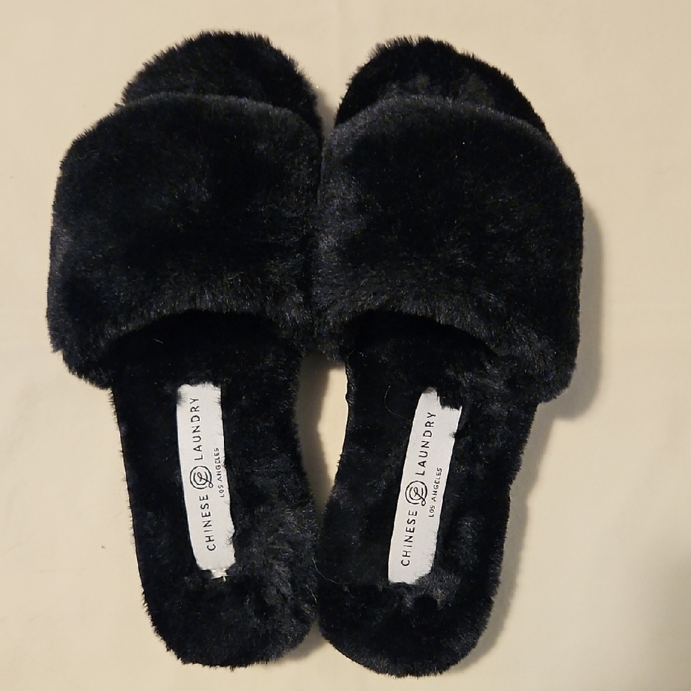 Chinese Laundry Black Faux Fur Slippers